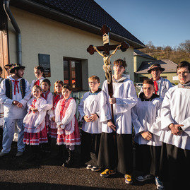 Zväčšiť fotografiu - Pietna spomienka aj hodové veselice – taká bola sobota v kraji - TSK_Slopná_Selec_mini